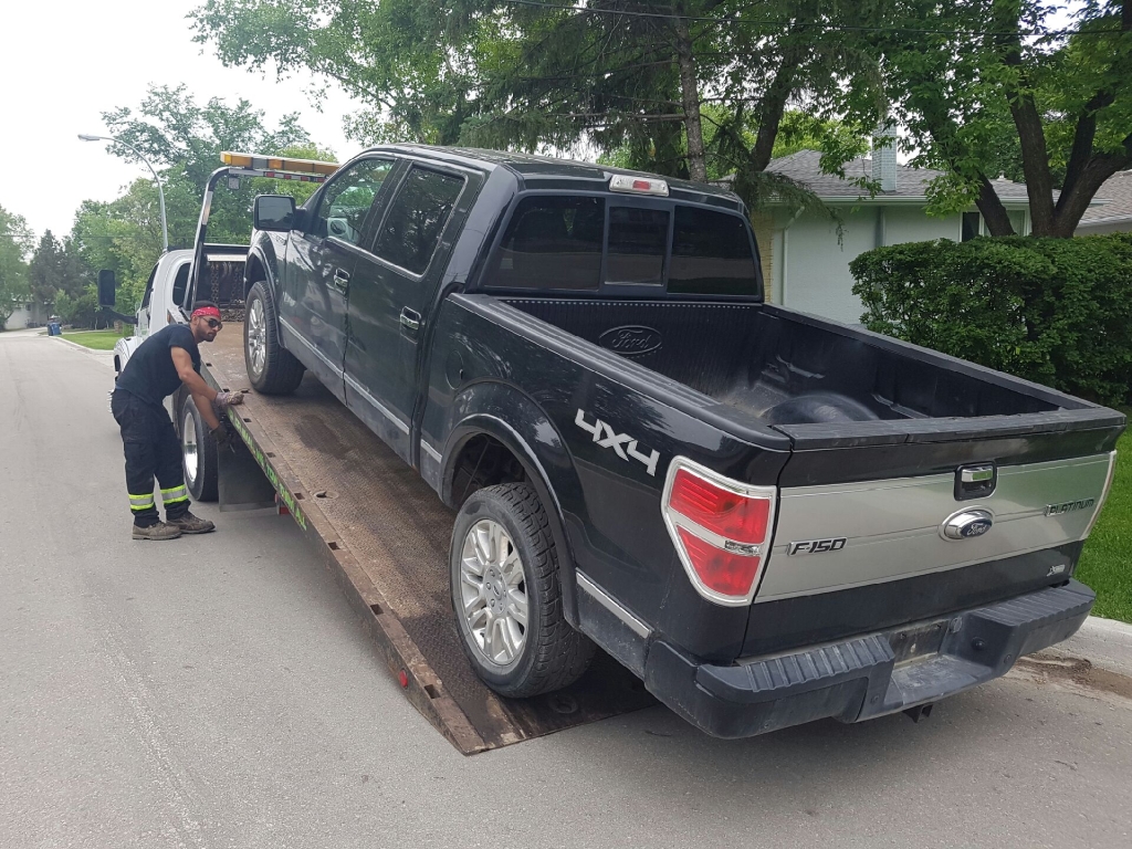 Experienced, licensed and bonded tow operators for all motor vehicle seizures throughout Manitoba